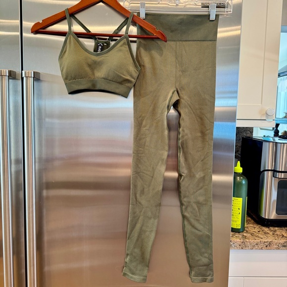 NWOT The Upside SET Seamless Ballet Bra and Ribbed Leggings in Khaki Green Olive - Picture 10 of 16